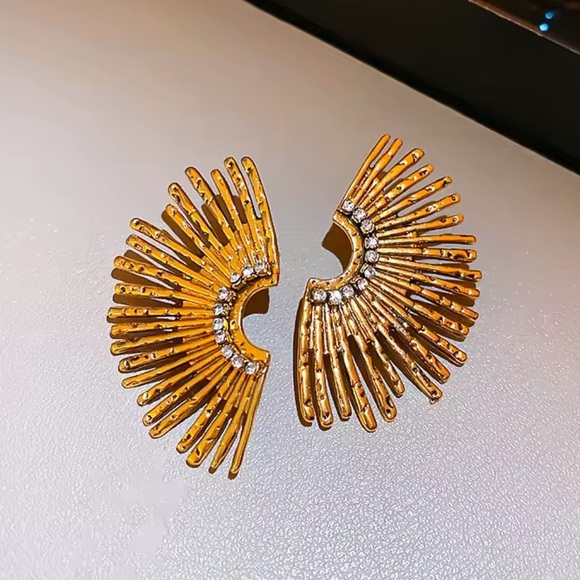 Anthropologe Vintage gold sunrise Sunburst Earrings - Picture 3 of 4